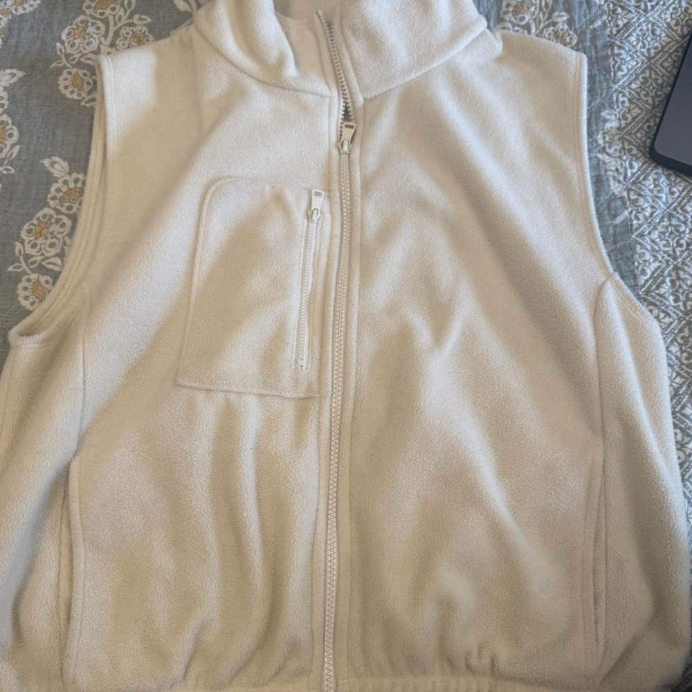 Beyond Yoga Cream Fleece Zip Vest